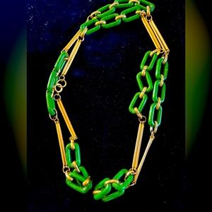 Pretty Green & Gold Necklace